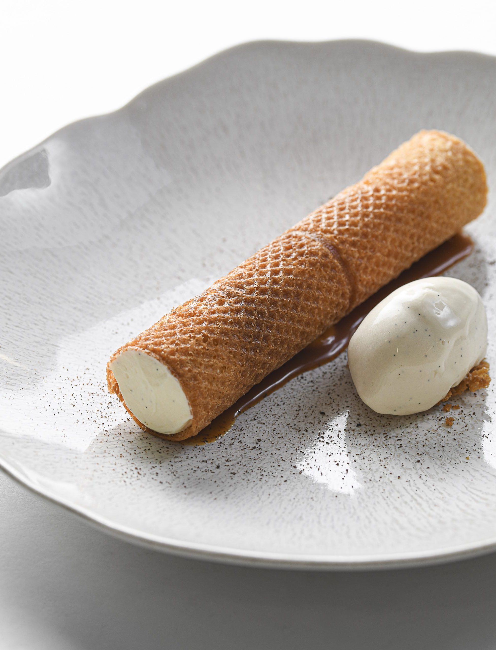 Gaufrette mâconnaise, diplomate vanille, caramel au rhum anthony_cottarel_1441